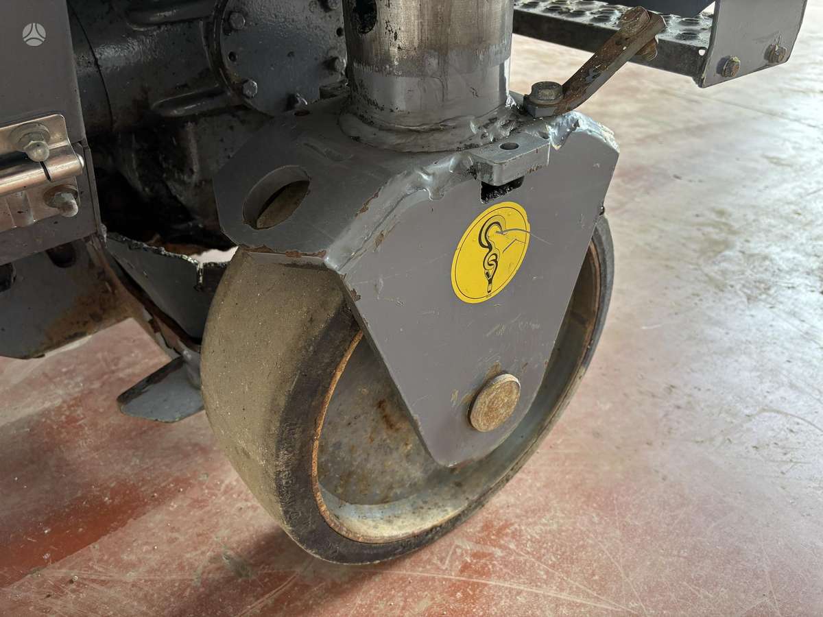 Wirtgen W35DC, paving machinery