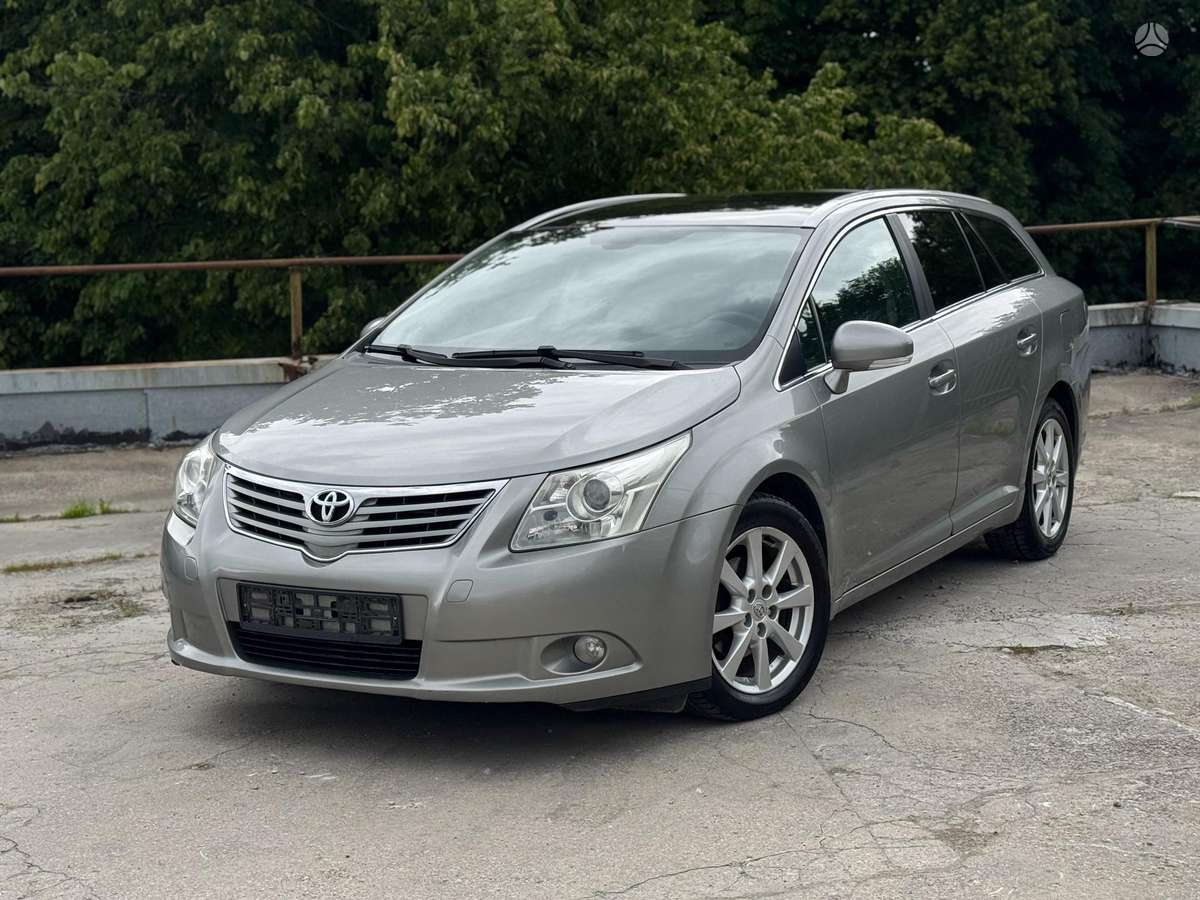Toyota Avensis - 1