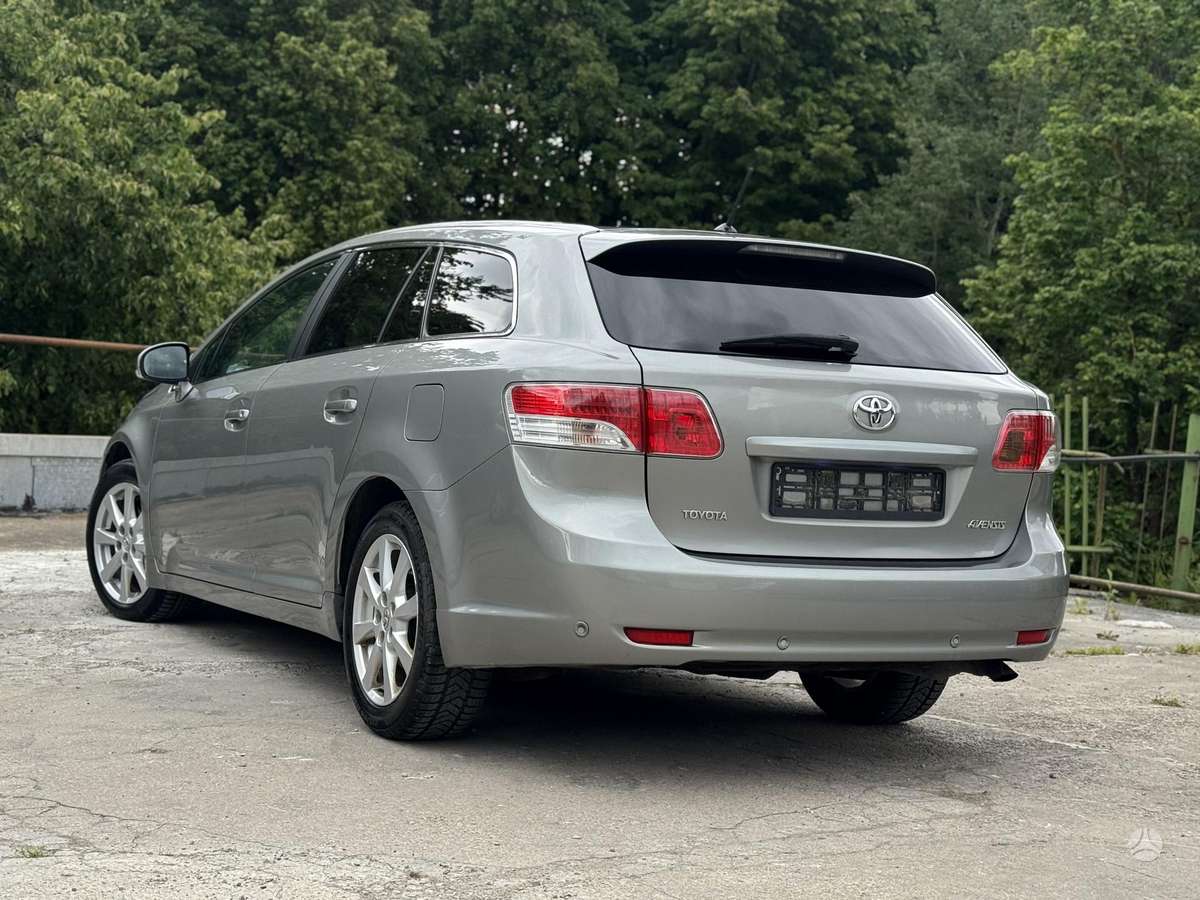 Toyota Avensis - 10