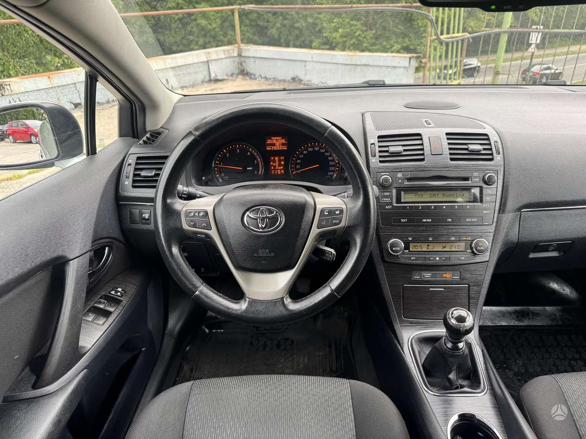 Toyota Avensis - 5