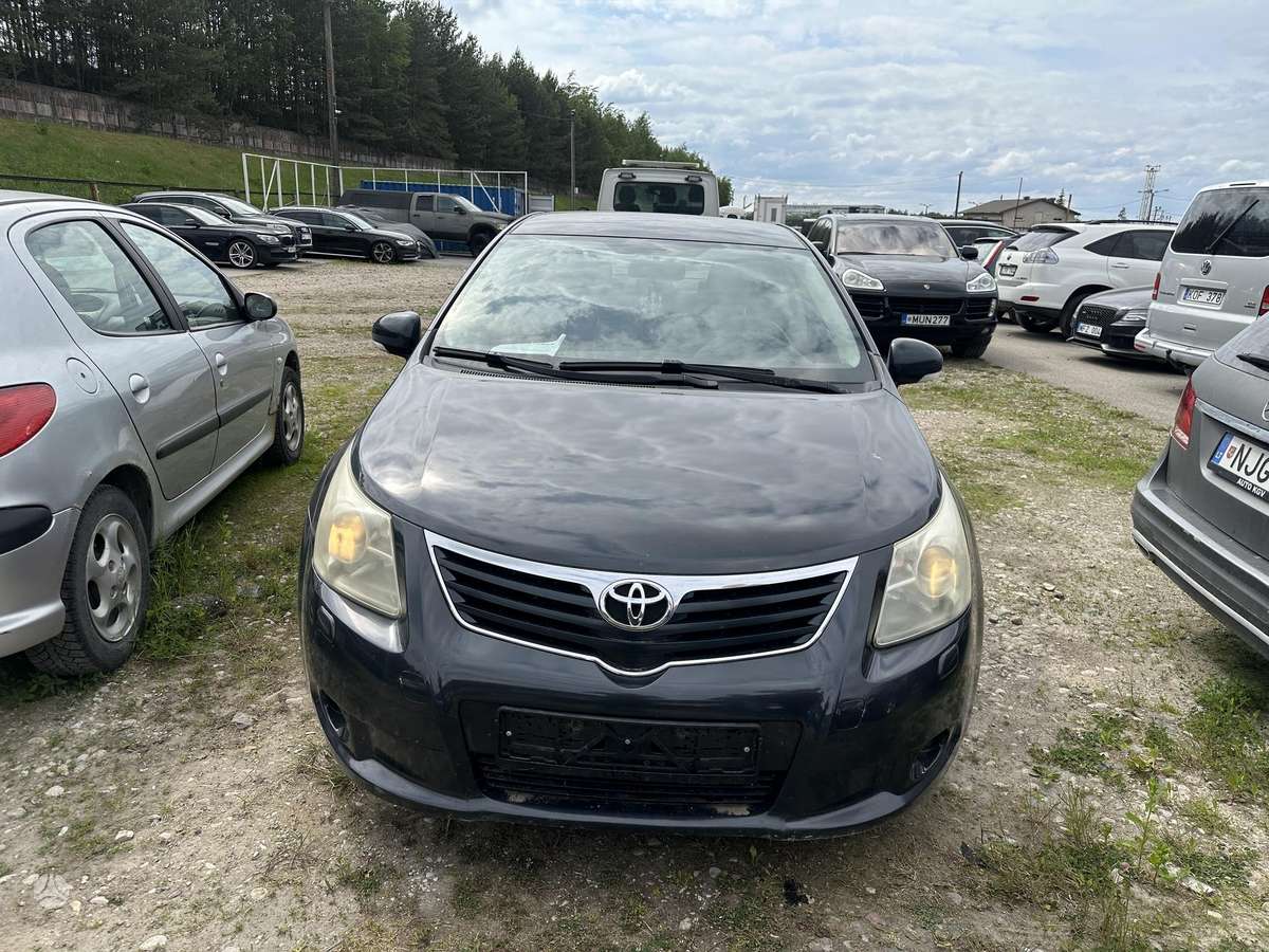 Toyota Avensis - 2