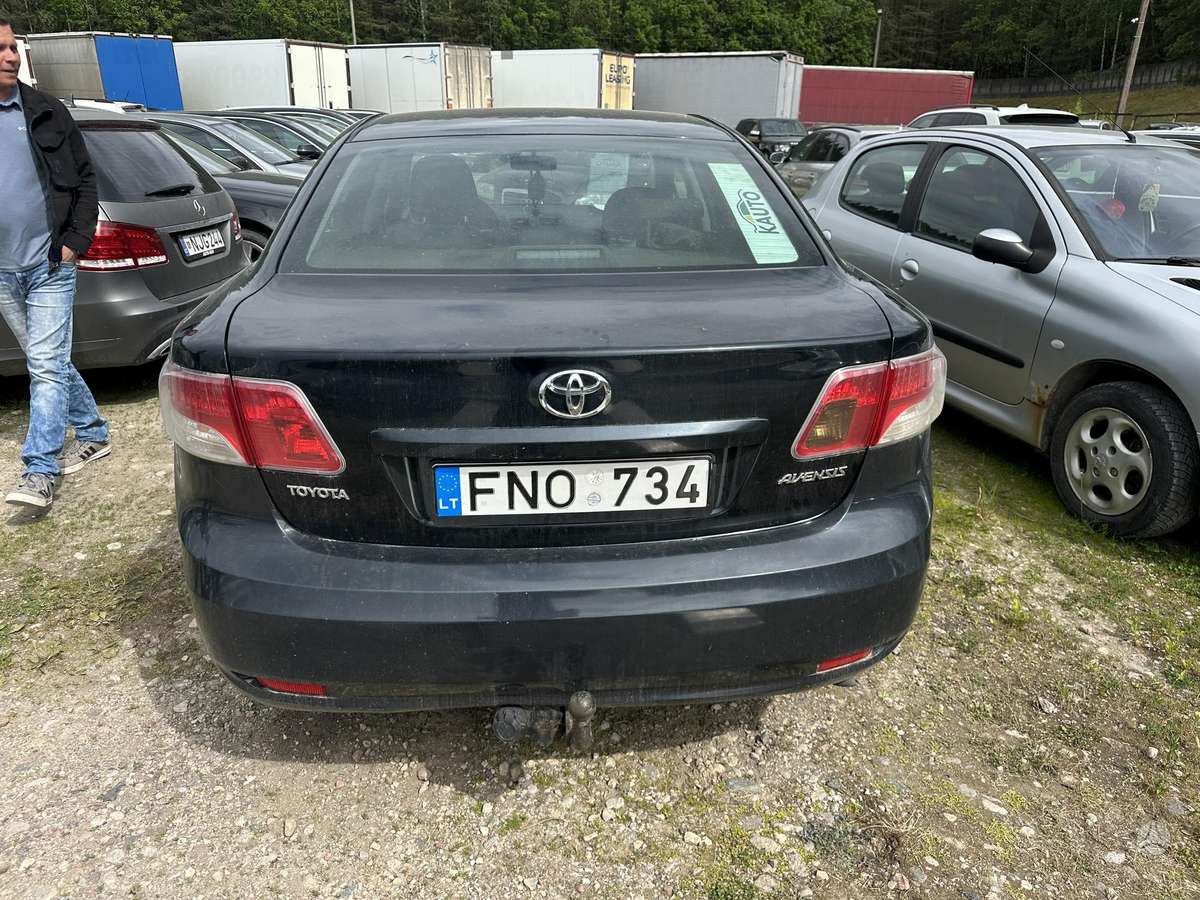 Toyota Avensis - 5