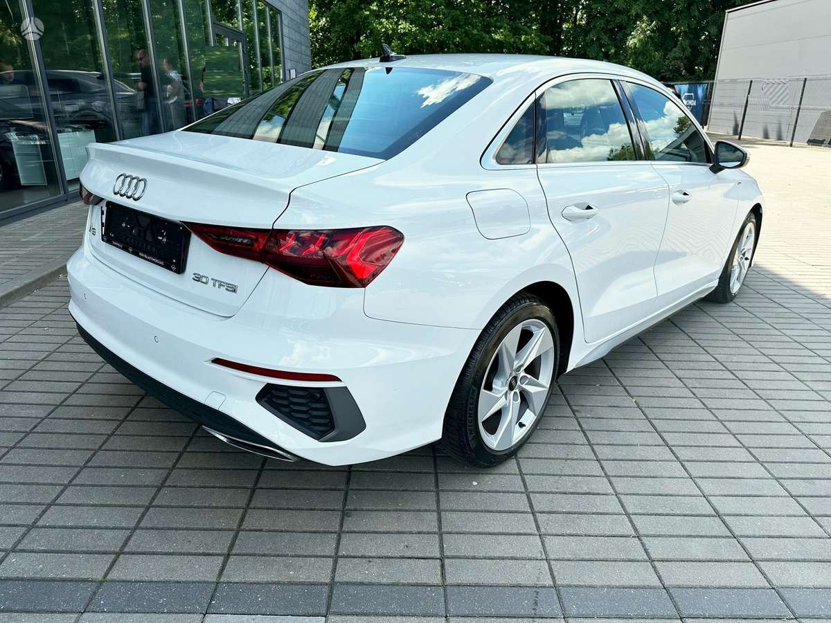 Audi A3, 1.0 l., Седан