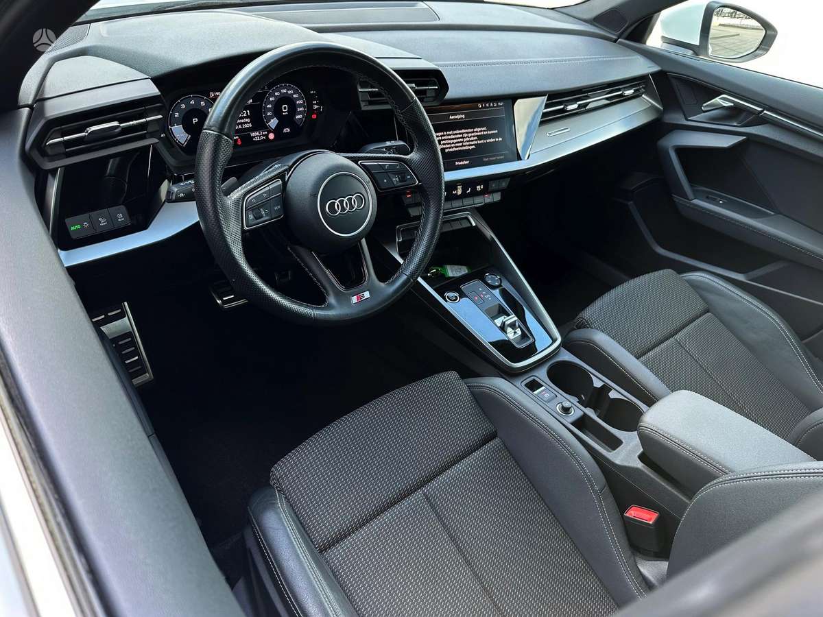 Audi A3, 1.0 l., Седан