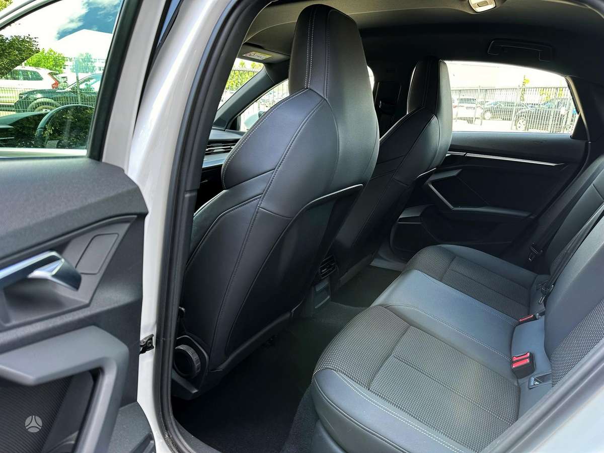 Audi A3, 1.0 l., Седан