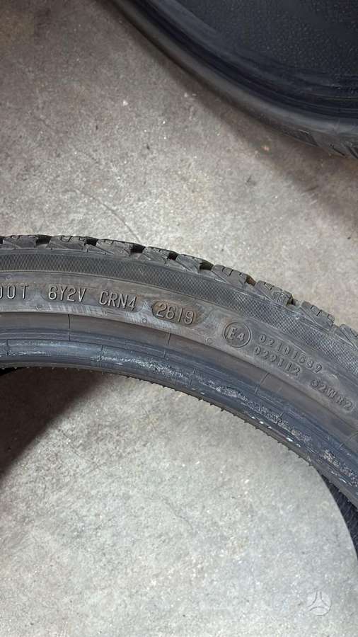 Continental VikingContact7, всесезонные 235/35 R17