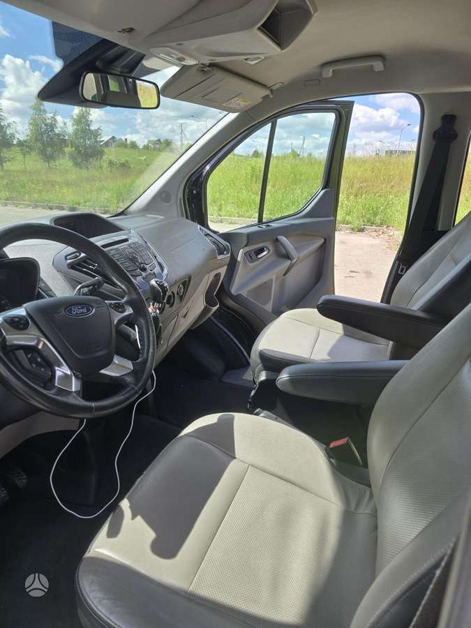 Ford Tourneo Custom, passenger minibus