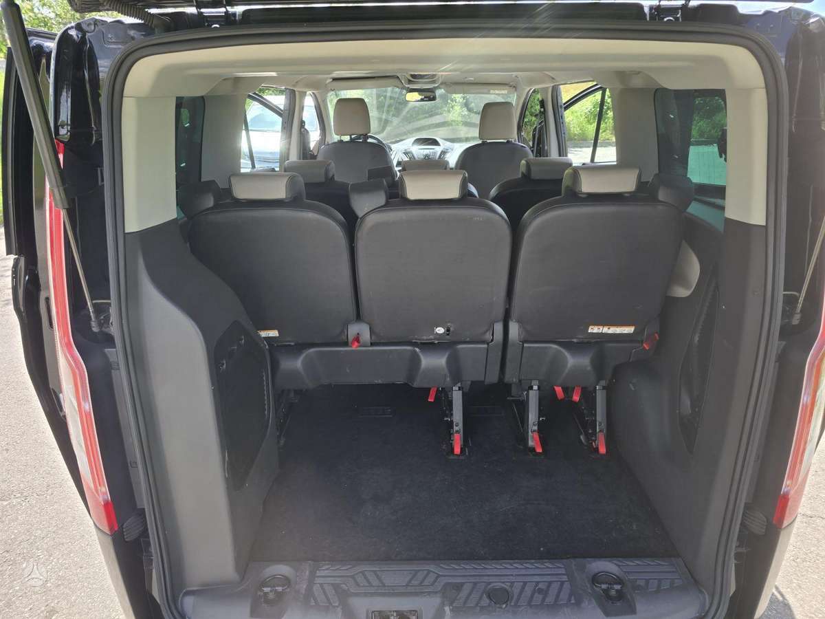 Ford Tourneo Custom, passenger minibus