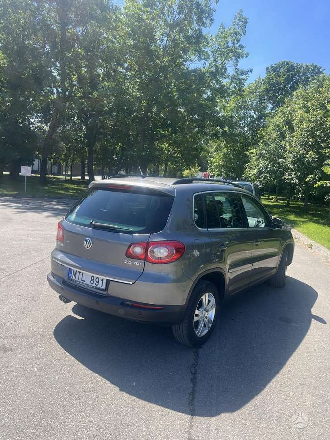 Volkswagen Tiguan - 5