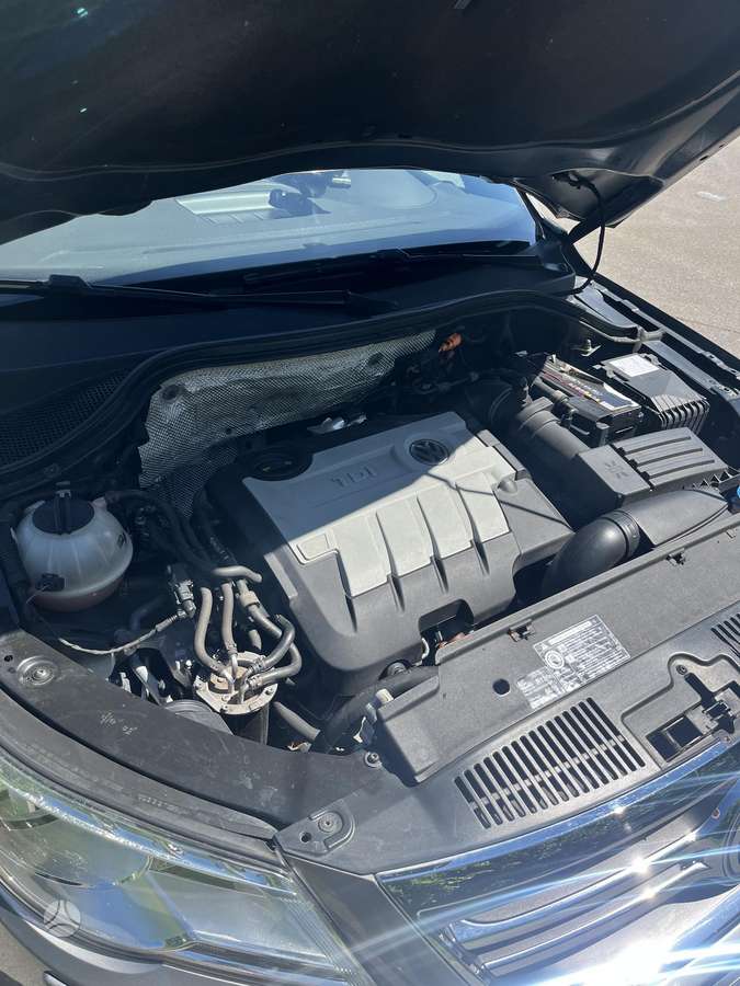 Volkswagen Tiguan - 8