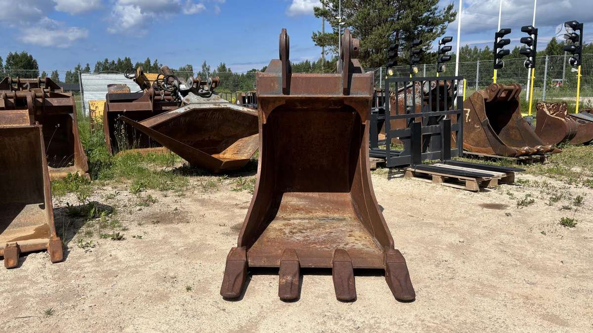 -Kita- Doosan DX340, kaušai