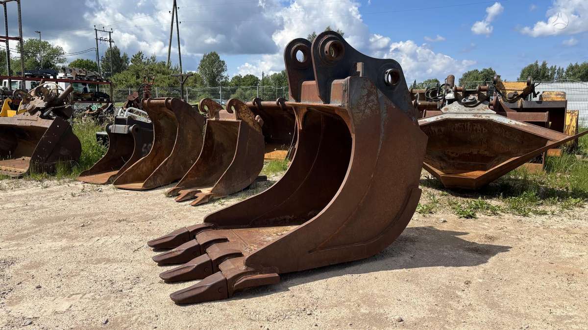 -Kita- Doosan DX340, kaušai