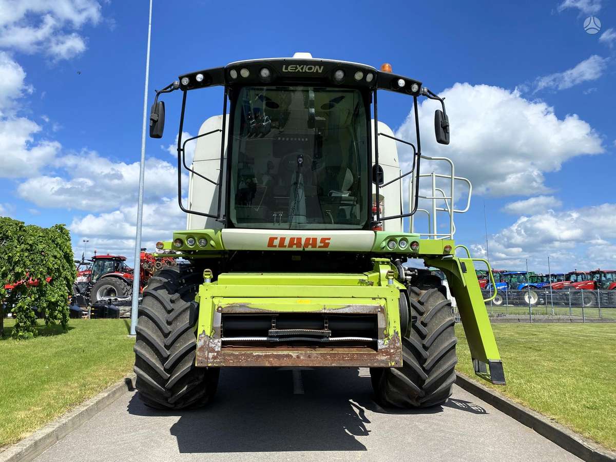 Claas Lexion 660, combine harvesters