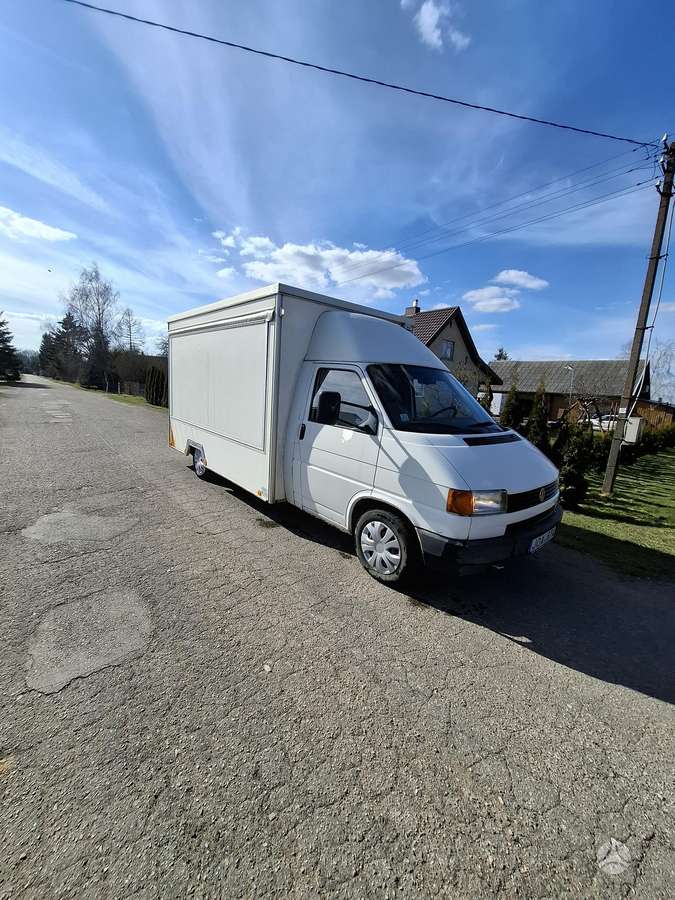 Volkswagen Transporter - 1