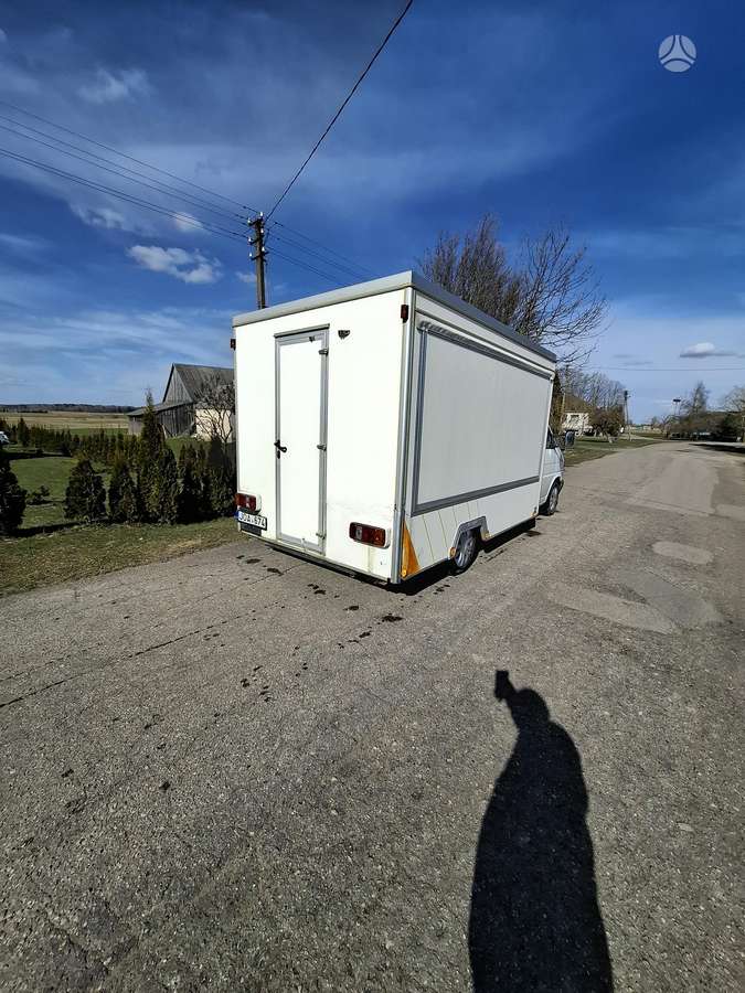 Volkswagen Transporter - 2