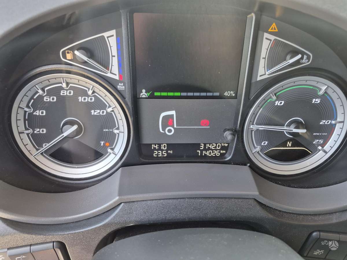 DAF XF106.480, 2 спальных места