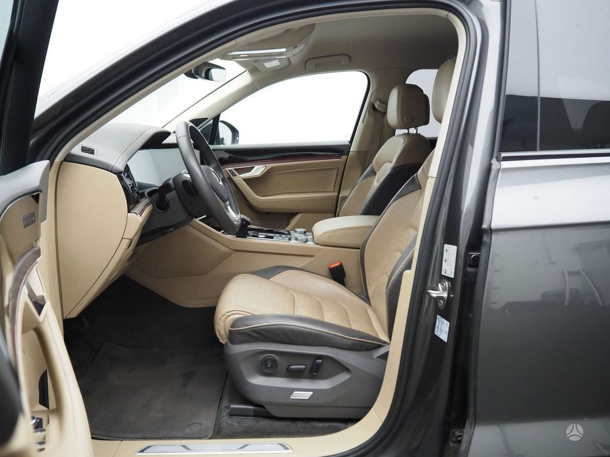 Volkswagen Touareg - 8