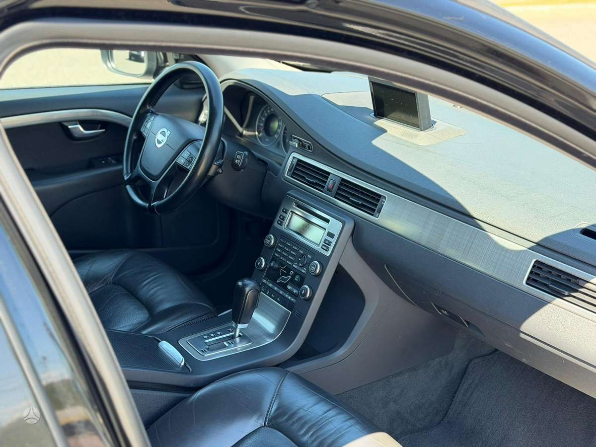 Volvo XC70, 2.0 l., Универсал
