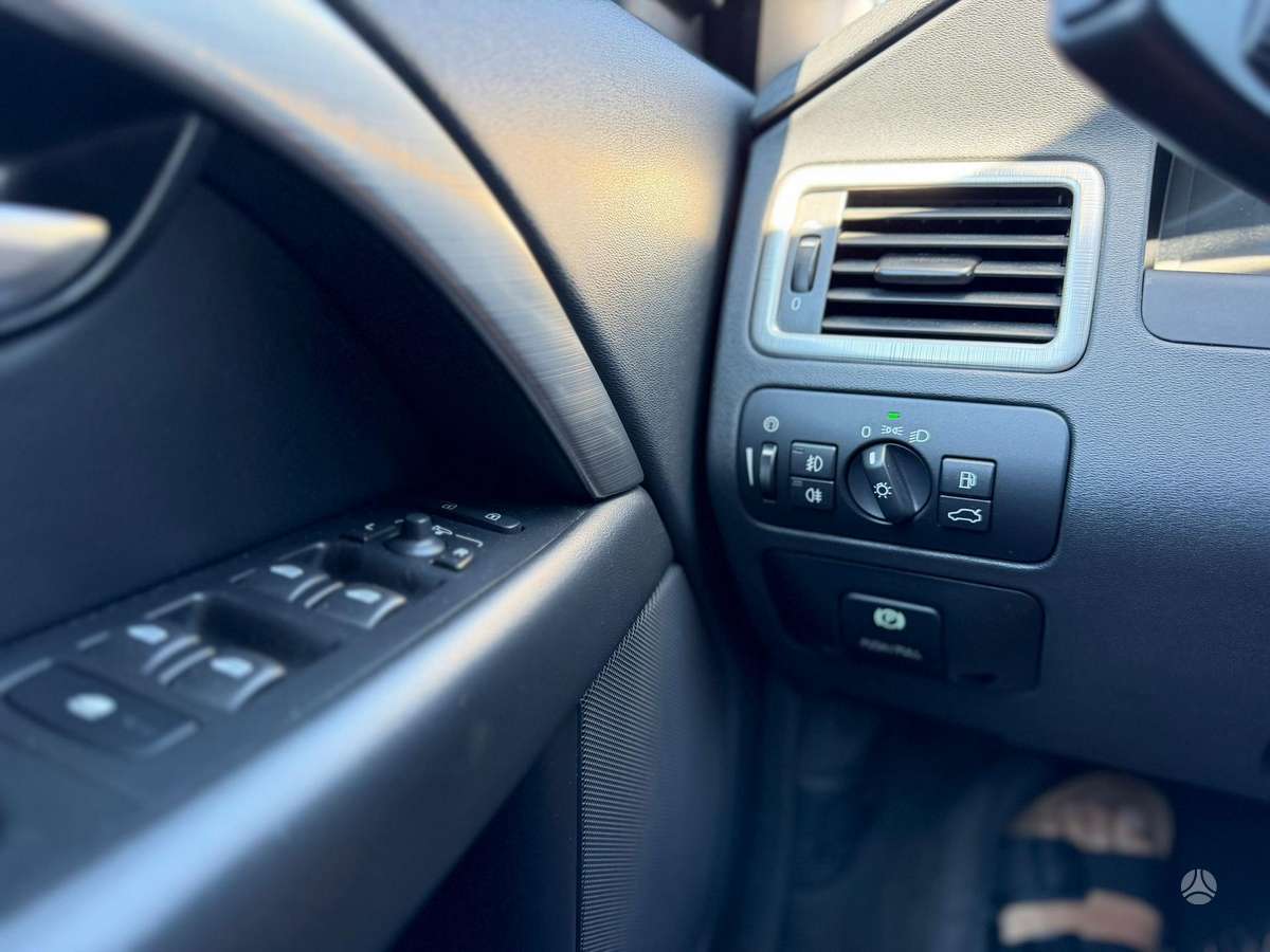 Volvo XC70, 2.0 l., Универсал