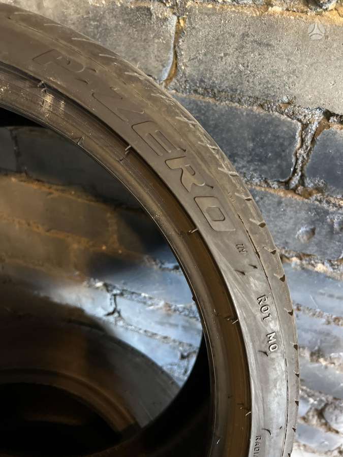 Pirelli P ZERO, summer 235/35 R19