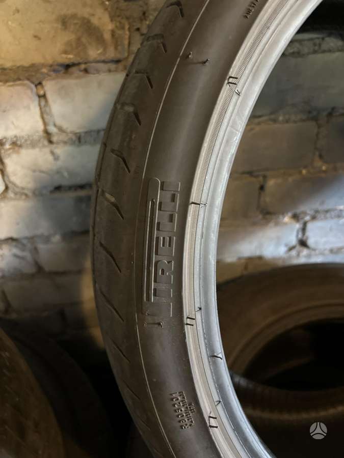 Pirelli P ZERO, летние 235/35 R19