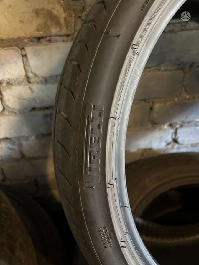 Pirelli P ZERO, summer 235/35 R19