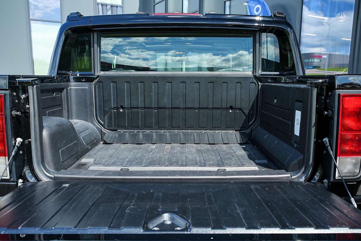 Hummer H2, 6.2 l., Пикап