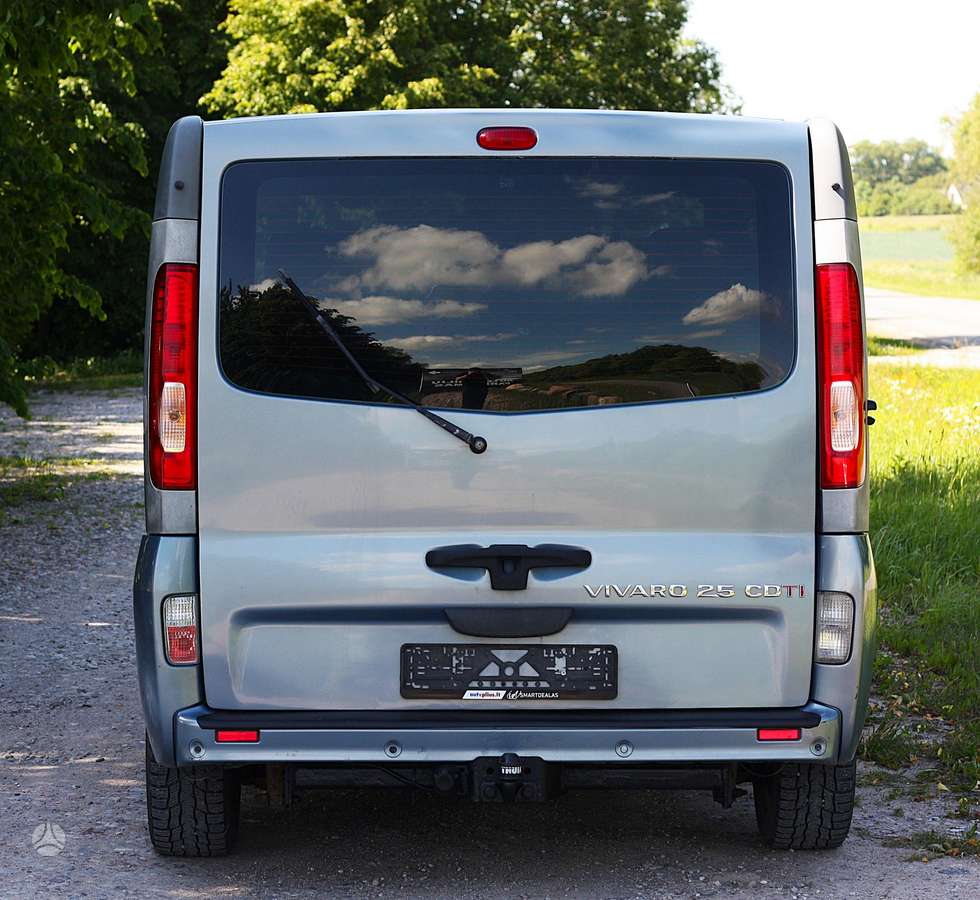 Opel Vivaro, 2.5 l., Минивэн
