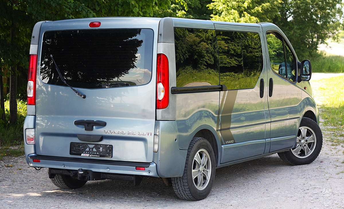 Opel Vivaro, 2.5 l., Минивэн