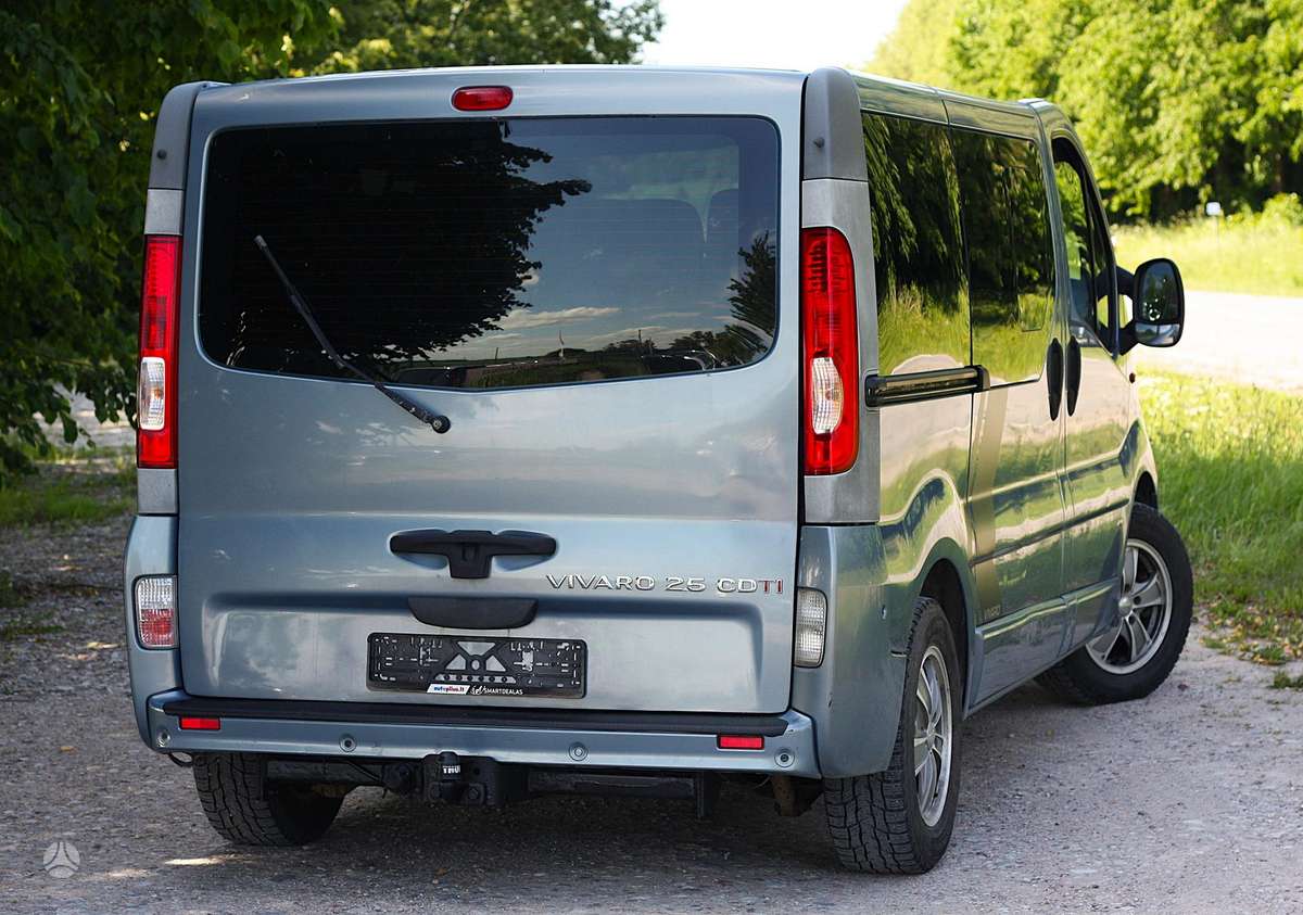 Opel Vivaro, 2.5 l., Минивэн