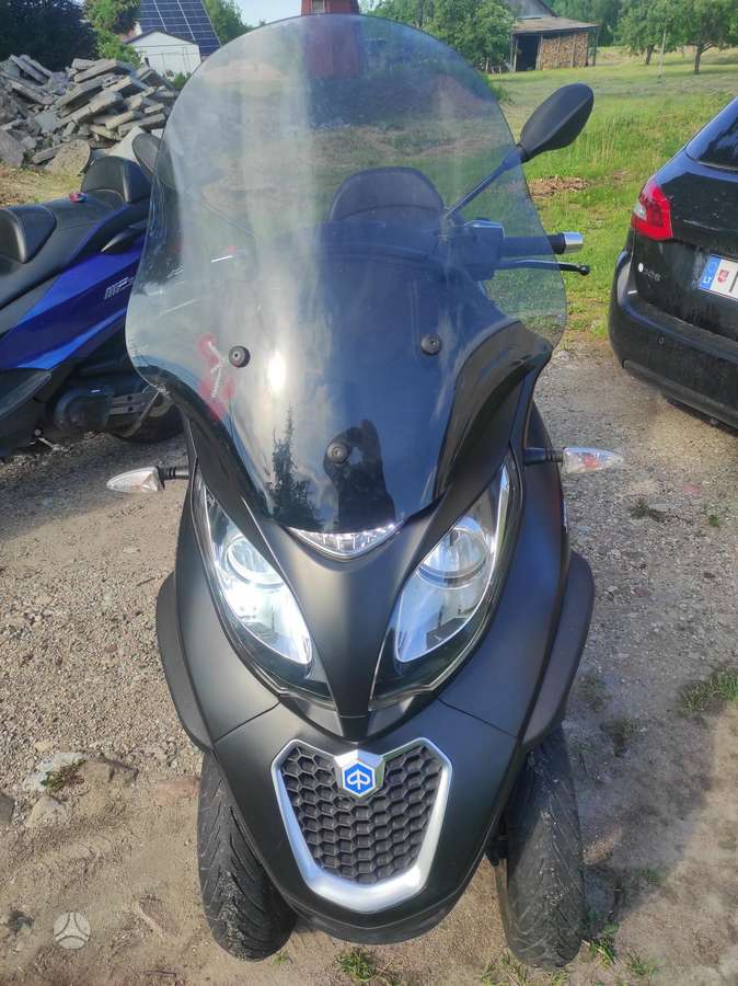 Piaggio MP3, scooters / mopeds