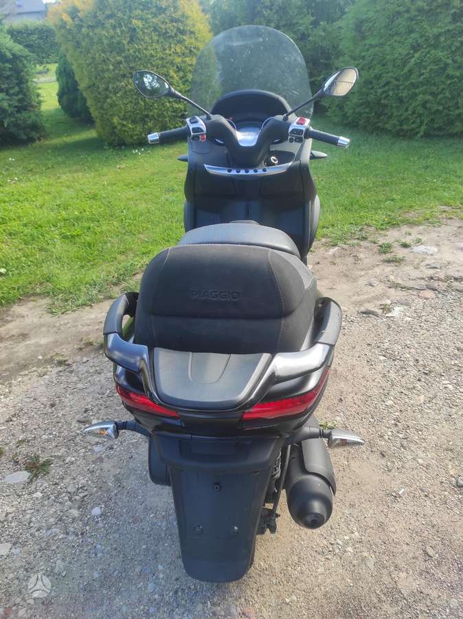 Piaggio MP3, scooters / mopeds