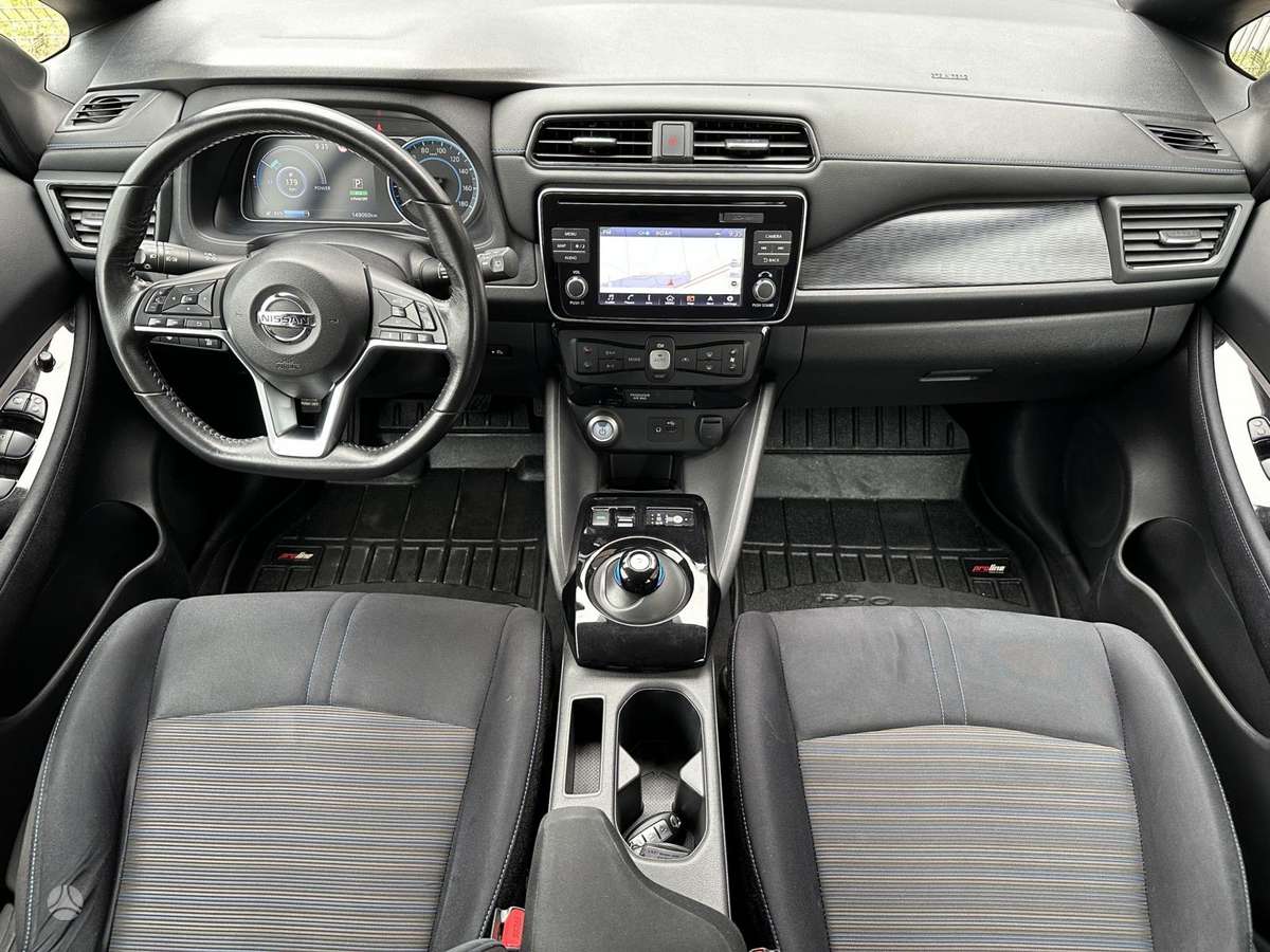 Nissan Leaf, 40 kWh, hatchback