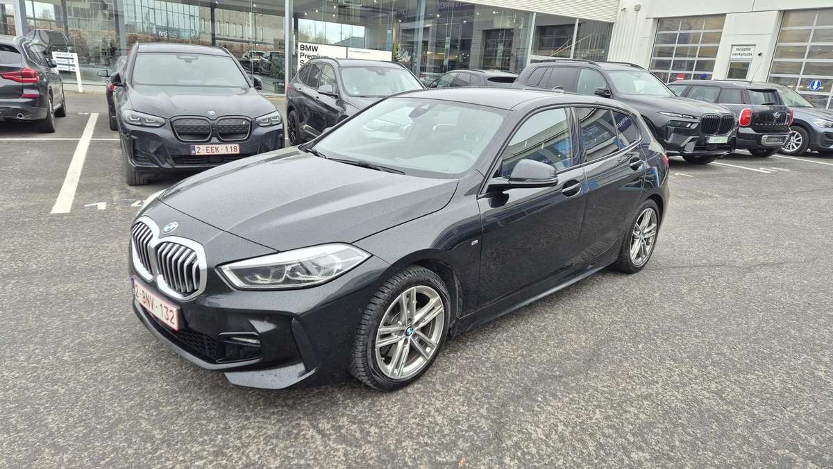 BMW 118, 1.5 l., Хэтчбек