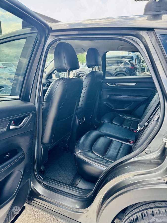 Mazda CX-5, 2.2 l., off-road / crossover