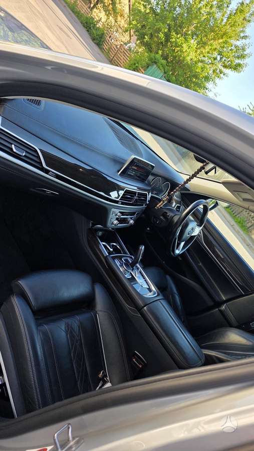 BMW 730, 3.0 l., limousine