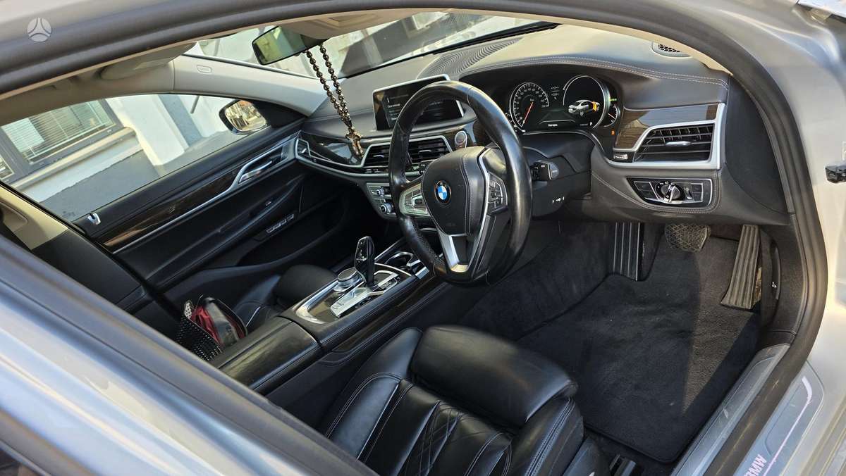 BMW 730, 3.0 l., Лимузин