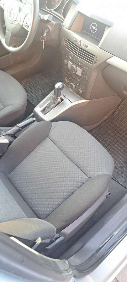 Opel Astra, 1.8 l., hatchback
