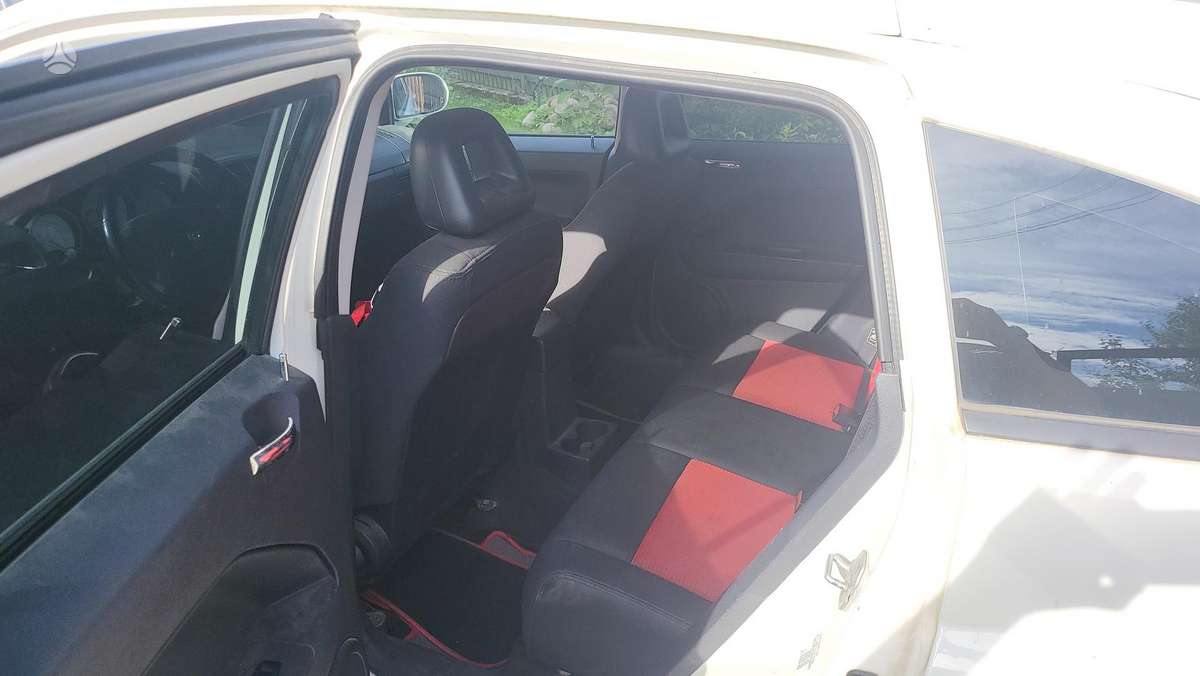 Dodge Caliber, 2.0 l., hatchback