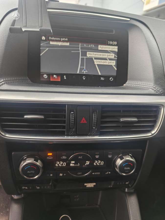 Mazda CX-5, 2.2 l., off-road / crossover