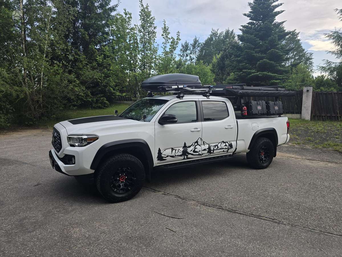 Toyota Tacoma - 2