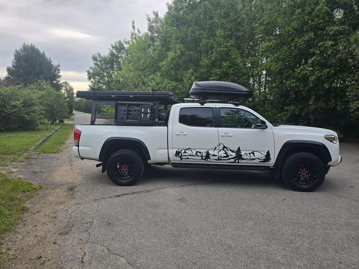 Toyota Tacoma - 5