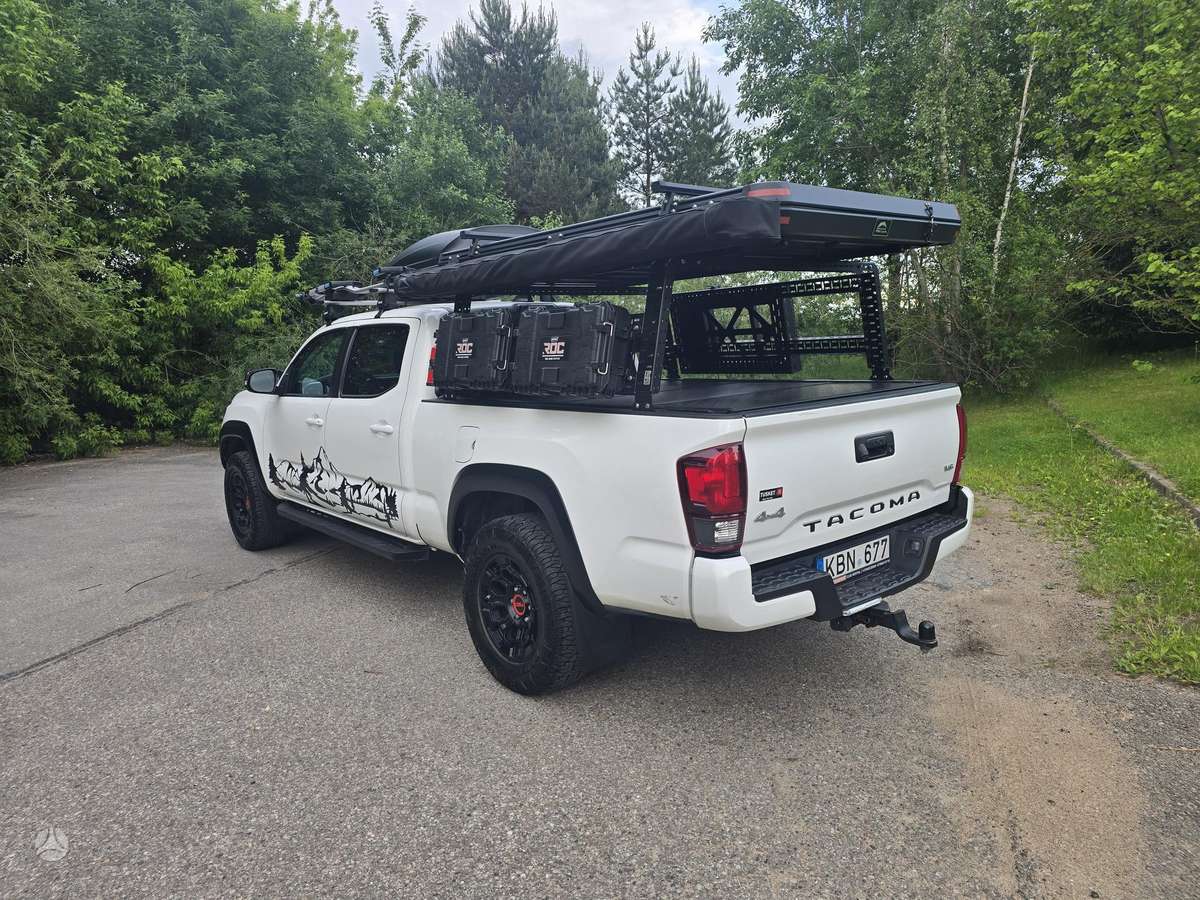 Toyota Tacoma - 6