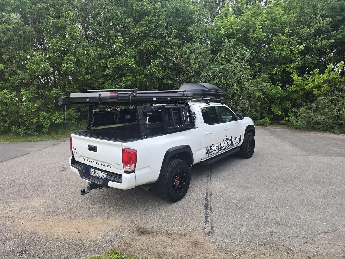 Toyota Tacoma - 8