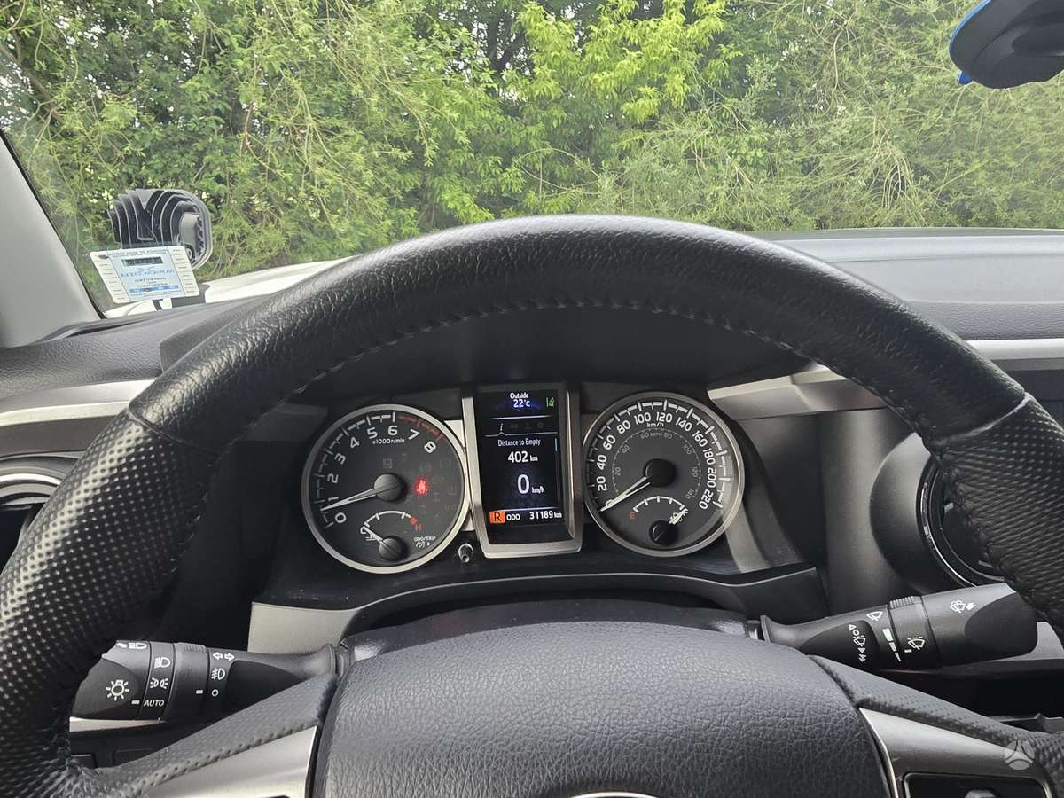 Toyota Tacoma - 10