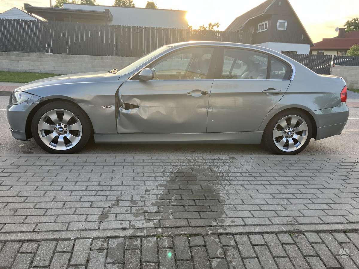 BMW 325, 2.5 l., Седан