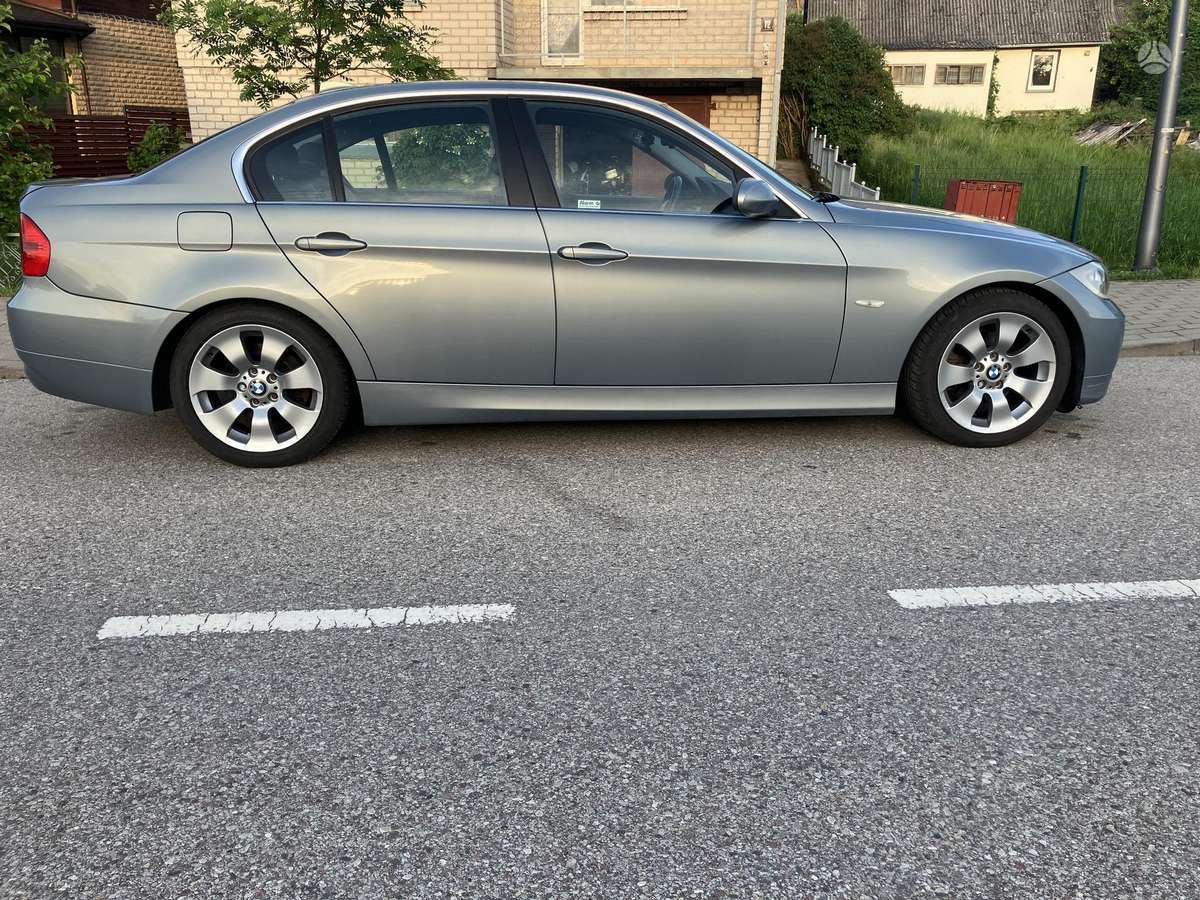 BMW 325, 2.5 l., Седан
