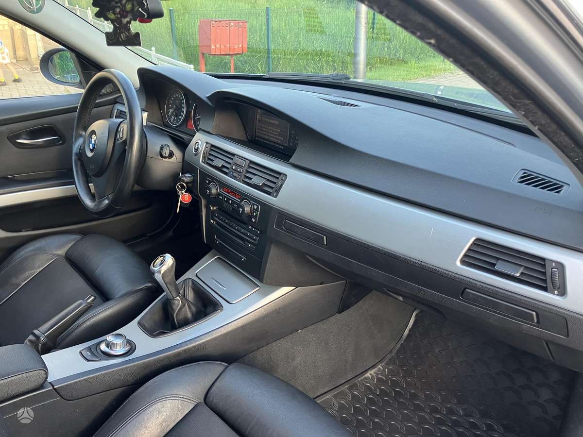 BMW 325, 2.5 l., Седан