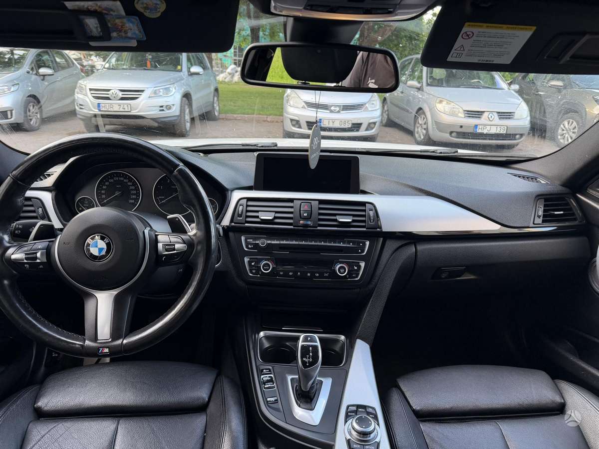 BMW 330, 3.0 l., Седан