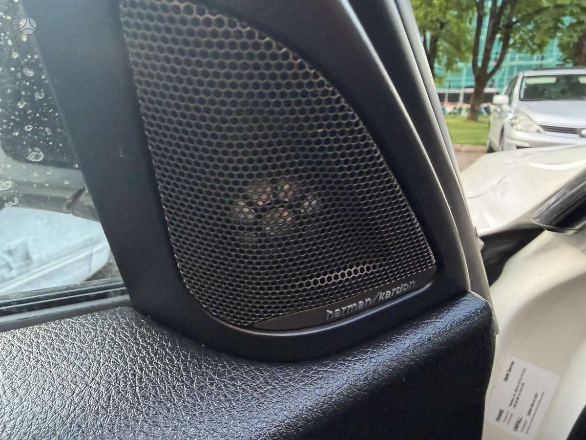 BMW 330, 3.0 l., Седан
